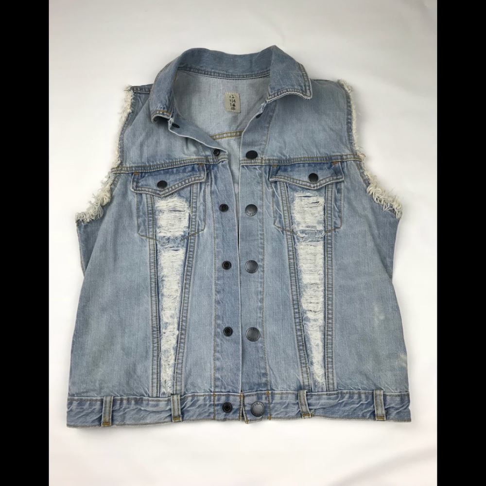 Genuine volcom Jeans women’s denim distressed vest